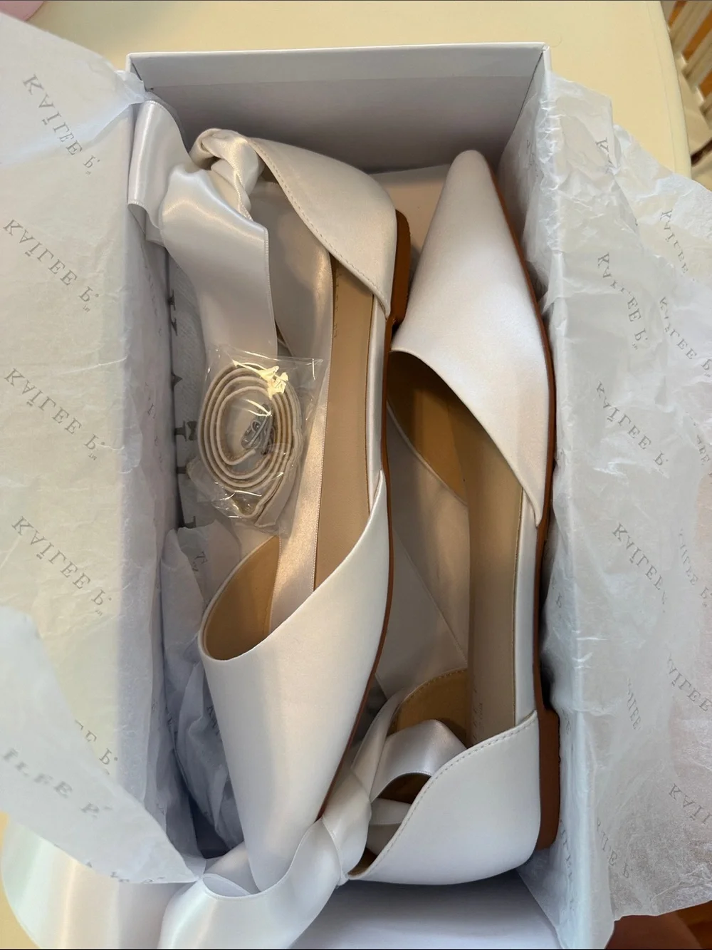 Kailee P Women’s Ribbon Tie Flats